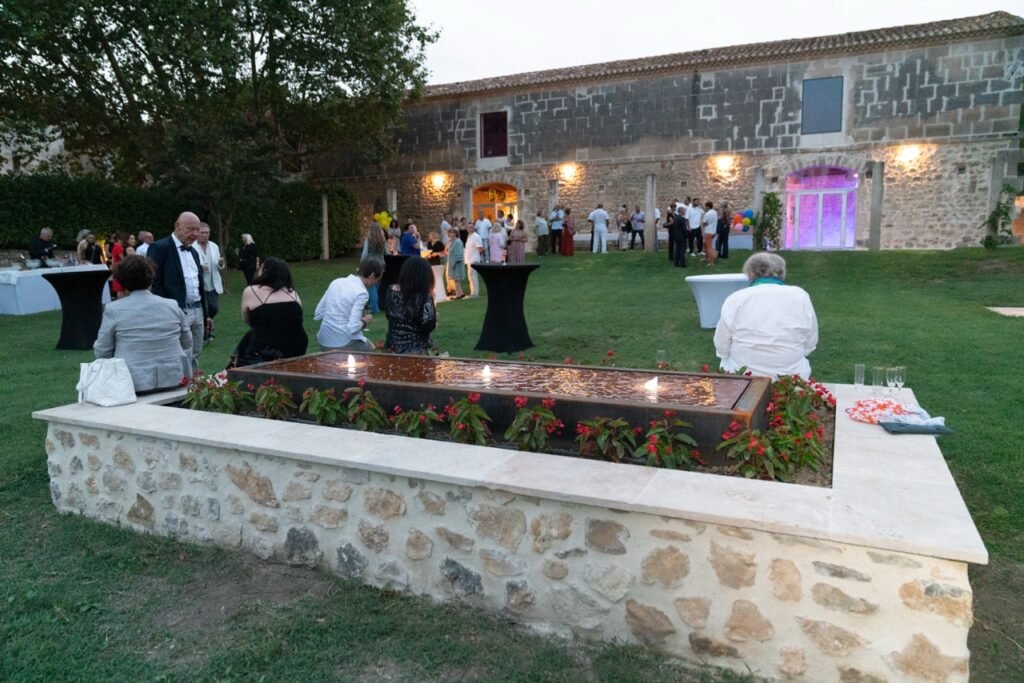 espace exterieur de la merindole durant un evenement d'entreprise